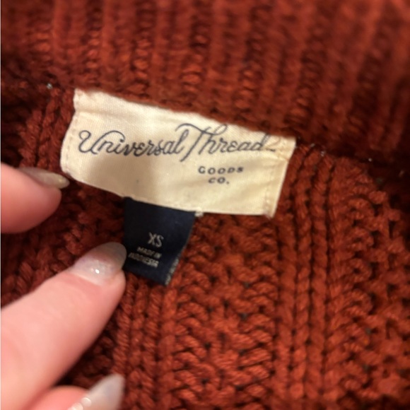 Target Universal Threads Red Sweater - Picture 4 of 4